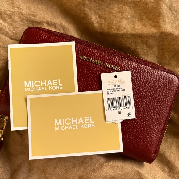 Micheal Kohrs Burdundy Wristlet Wallet - Picture 5 of 6